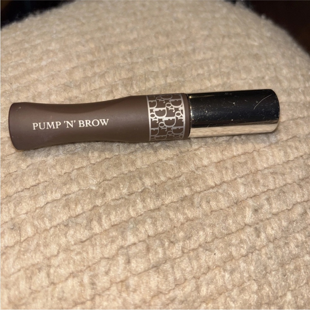 Pump 'N' Brow Mascara in Shade 002 - Dark Brown.  New